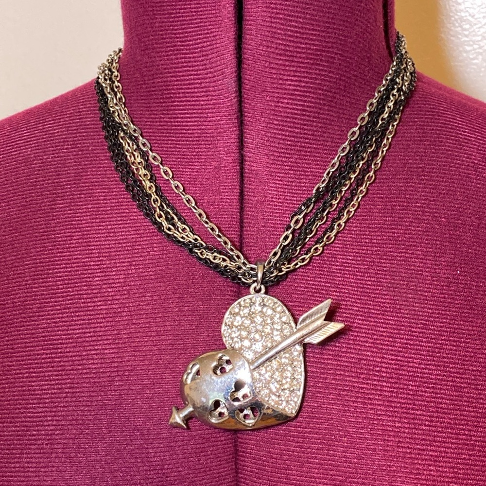 COSTUME JEWELRY heart with arrow “crystal” necklace